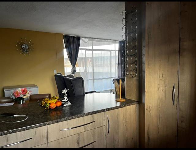 3 BEDROOM APARTMENT FOR SALE IN SILVERTON